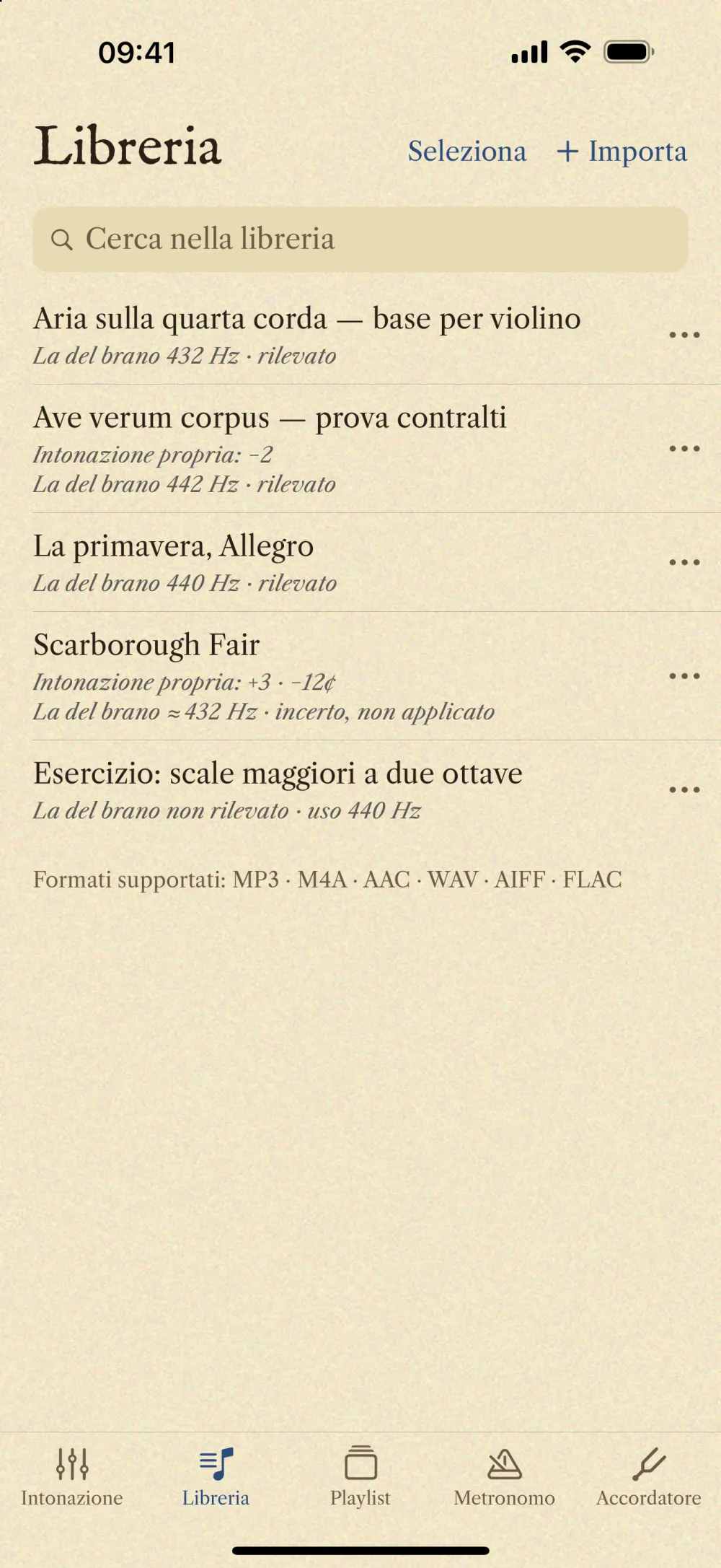 La libreria di RePitch con i brani importati e, accanto ad alcuni, l’intonazione propria annotata.